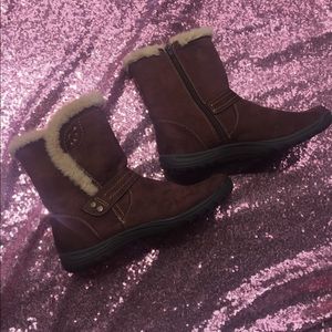Winter/ Fall boots. Faux fur trim